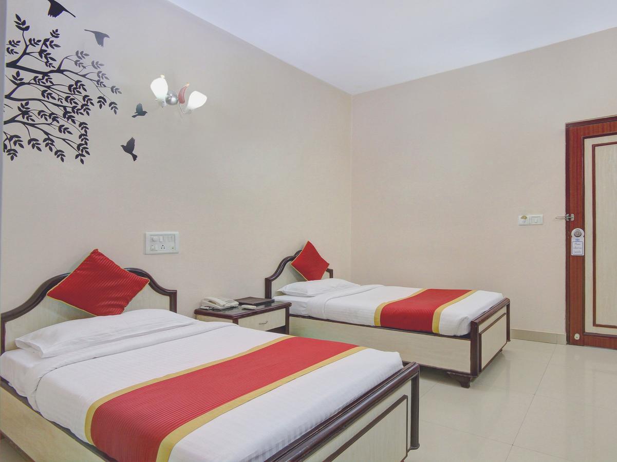 Oyo 11390 Vaibhav Residency Hotel Bangalore Exterior photo